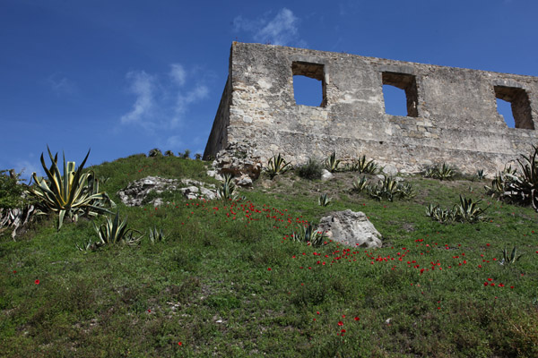 De muren van het Castelo dos Mouros
